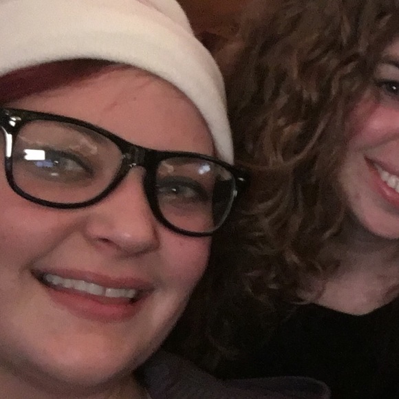 Meet your Posher, Sara aka @sbenaqui! - Picture 2 of 8